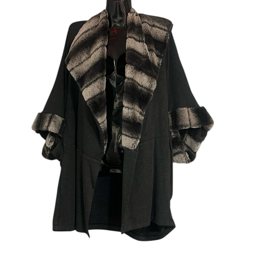 Carmen‎ Mark Valvo Faux Fur Collar & Wrists Open Front Shrug Sweater